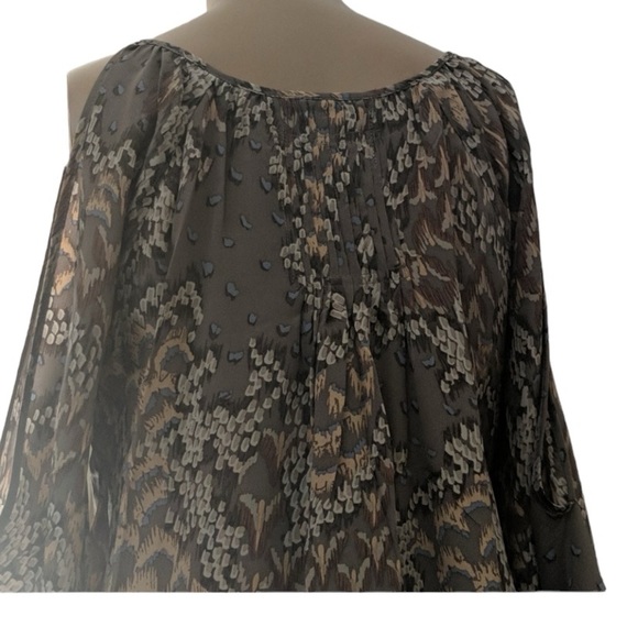 Anthropologie Heartloom 100% Silk Cold Shoulder Top Size XS - Picture 4 of 13